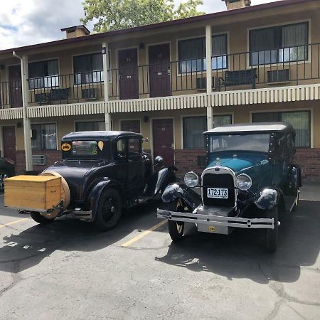 Klamath Motor Lodge Yreka Exterior photo