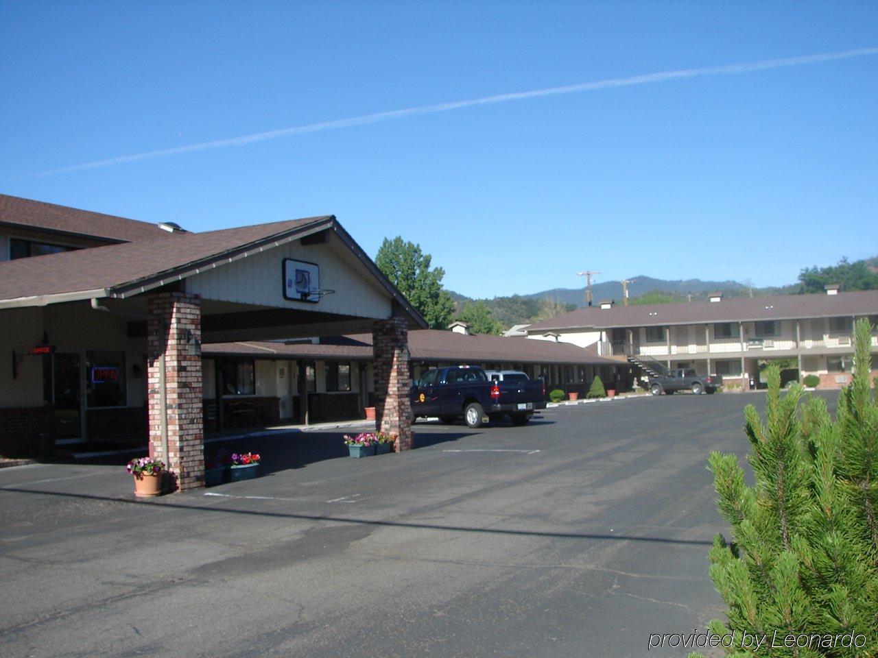 Klamath Motor Lodge Yreka Exterior photo