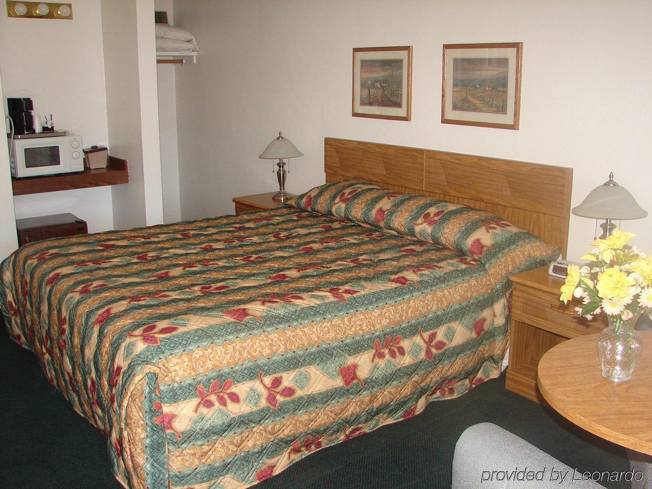 Klamath Motor Lodge Yreka Room photo