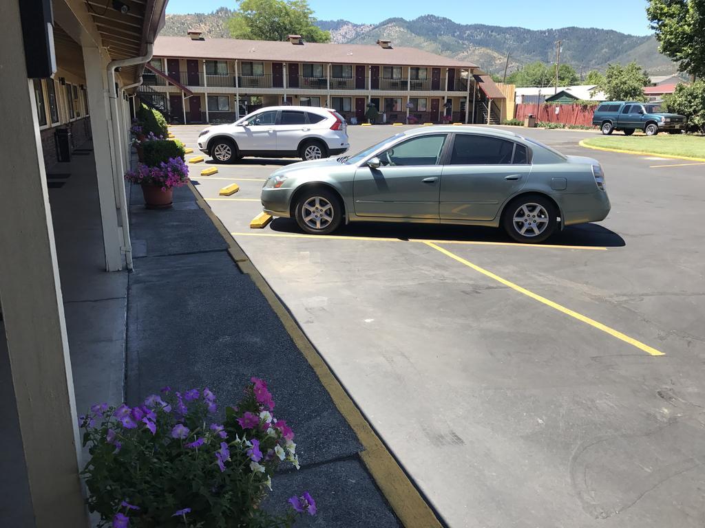 Klamath Motor Lodge Yreka Exterior photo