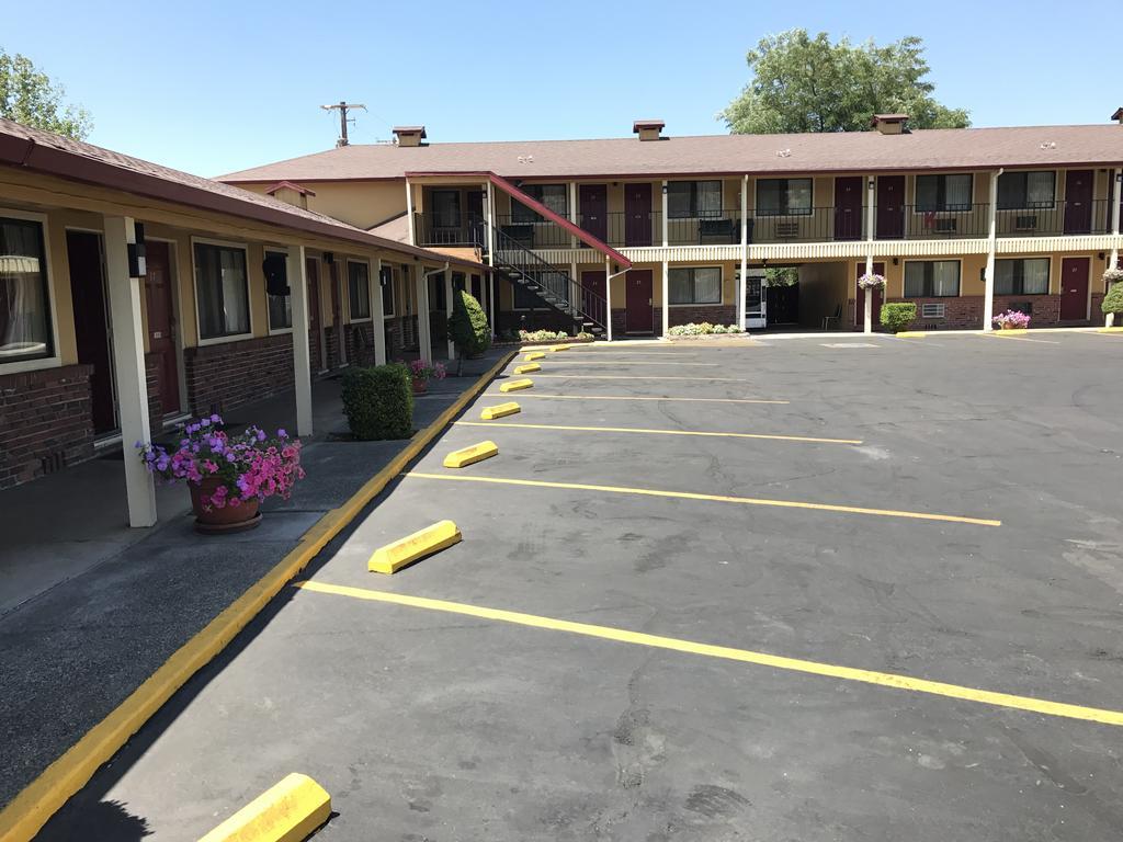 Klamath Motor Lodge Yreka Exterior photo